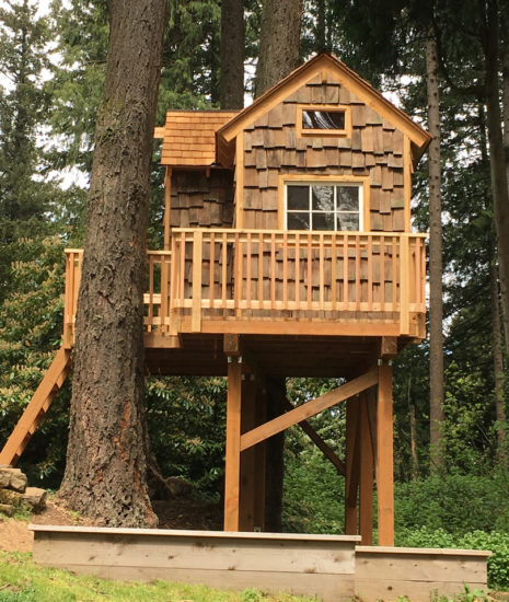 Platform playhouse side view with deck railing